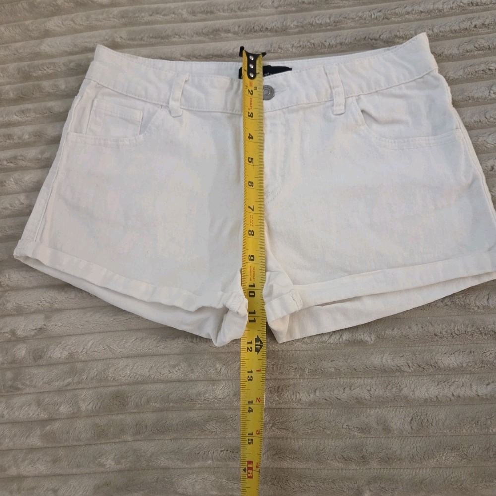 Ambiance Apparel White Denim Shorts Women's Size M Cuffed 5-Pocket Jean Shorts - Picture 3 of 8